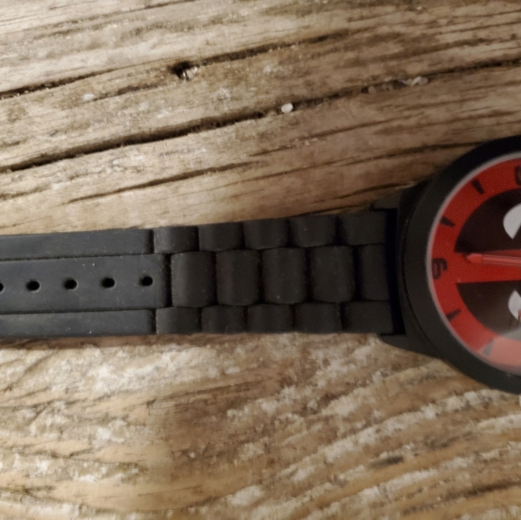 Marvel Watch - Picture 2 of 5